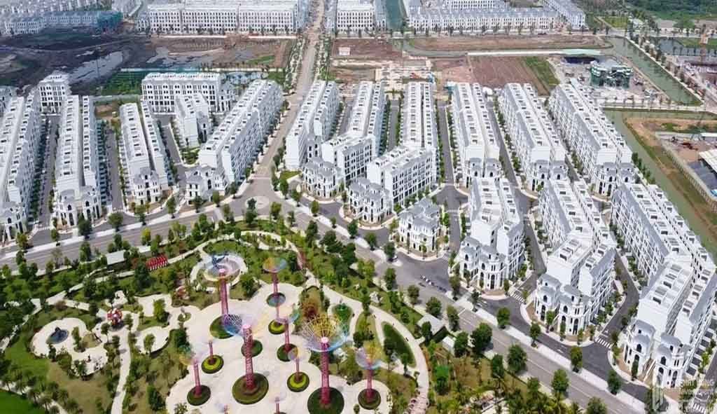 Nhà phố Manhattan đang thi công hạ tầng